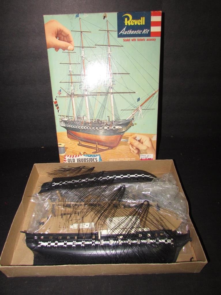 2 VINTAGE MODEL KITS: 2 VINTAGE MODEL KITS HIGHWAY PIONEERS & OLD IRONSIDES USS CONSTITUTION