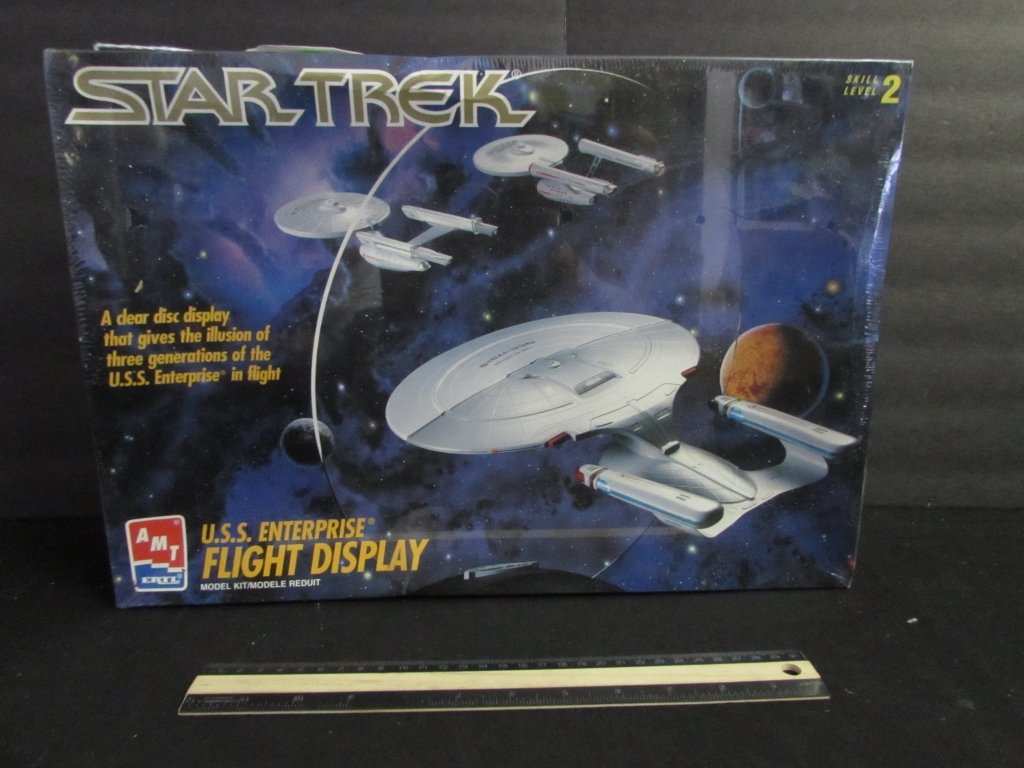 STAR TREK USS ENTERPRISE FLIGHT DISPLAY MODEL KIT: STAR TREK USS ENTERPRISE FLIGHT DISPLAY MODEL KIT IN ORIGINAL PACKAGING, SKILL LEVEL 2