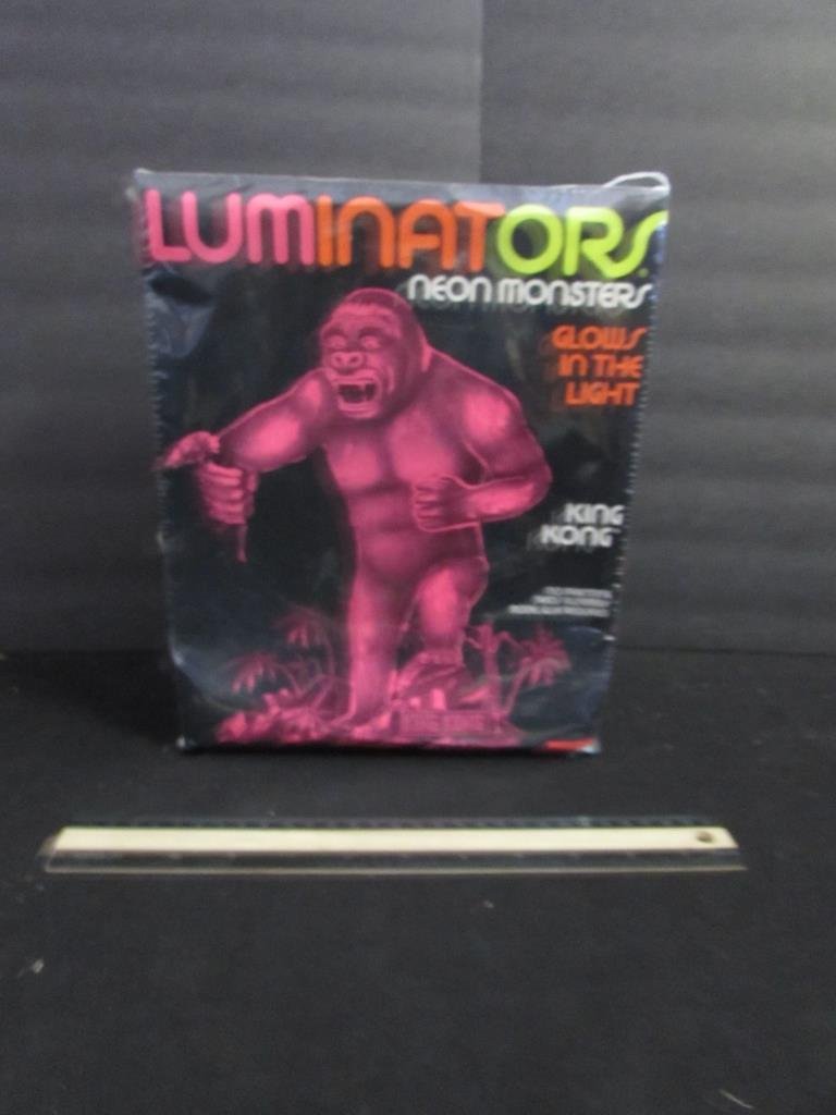 LUMINATORS NEON MONSTERS KING KONG MODEL KIT: LUMINATORS NEON MONSTERS KING KONG MODEL KIT IN ORIGINAL PACKAGING
