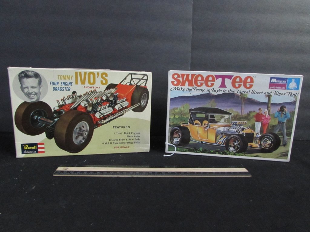 2 VINTAGE PLASTIC CAR MODEL KITS: 2 VINTAGE PLASTIC CAR MODEL KITS SWEET TEE STREET AND SHOW ROD & TOMMY IVO'S FOUR WHEEL DRAGSTER