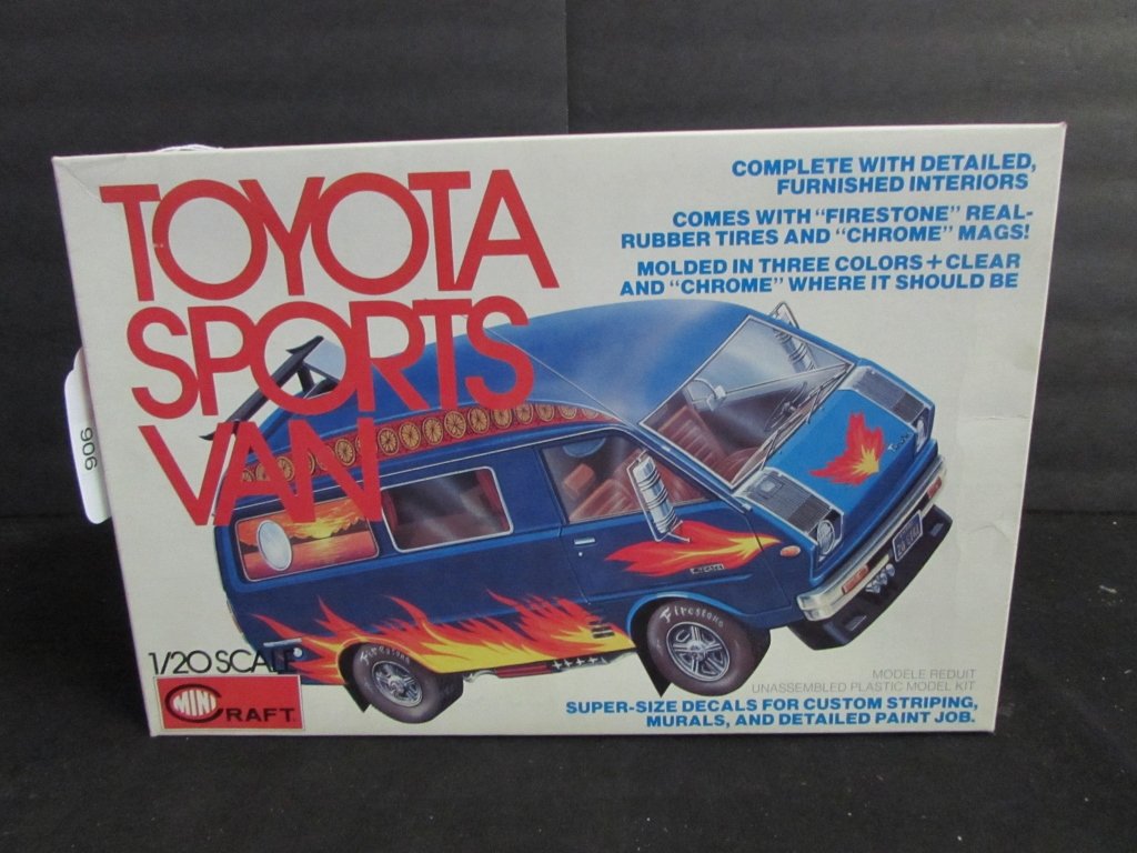 TOYOTA SPORTS VAN MODEL KIT: TOYOTA SPORTS VAN MODEL KIT