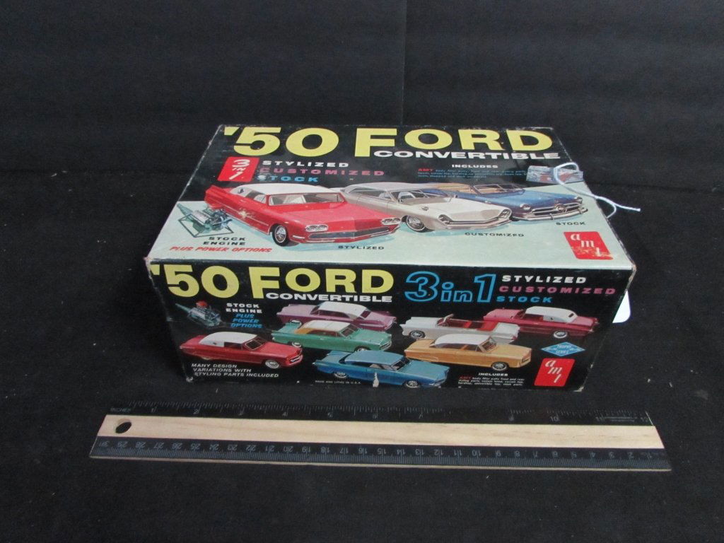 50 FORD CONVERTIBLE CAR MODEL KIT: 50 FORD CONVERTIBLE CAR MODEL KIT