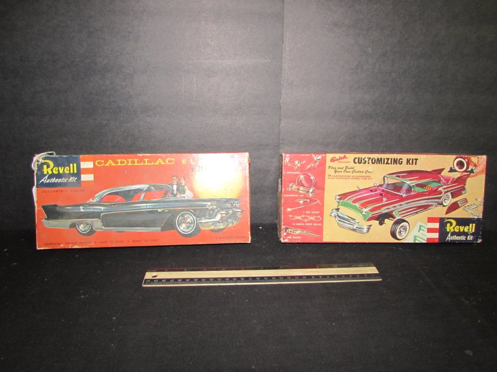 2 VINTAGE PLASTIC CAR MODEL KITS: 2 VINTAGE PLASTIC CAR MODEL KITS CADILLAC ELDORADO BROUGHAM & BUICK CENTURY CUSTOMIZING KIT