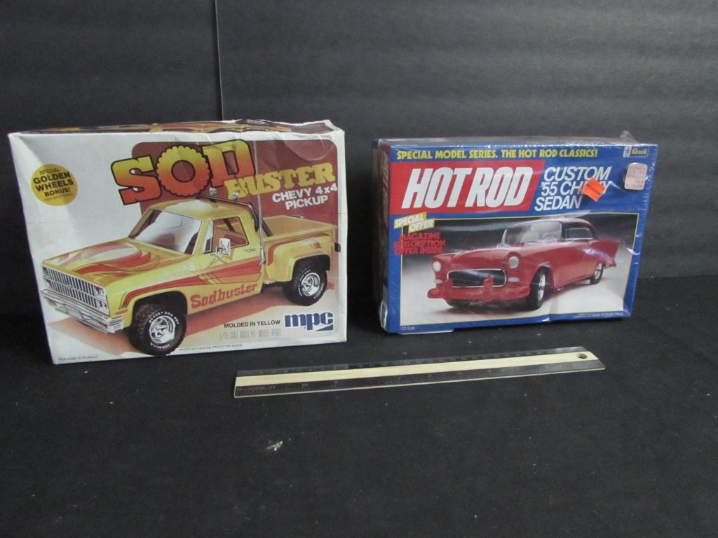 2 PLASTIC CAR MODEL KITS: 2 PLASTIC CAR MODEL KITS HOT ROD CUSTOM 55 CHEVY SEDAN & SOD BUSTER CHEVY 4 x 4 PICKUP (ASSEMBLED)