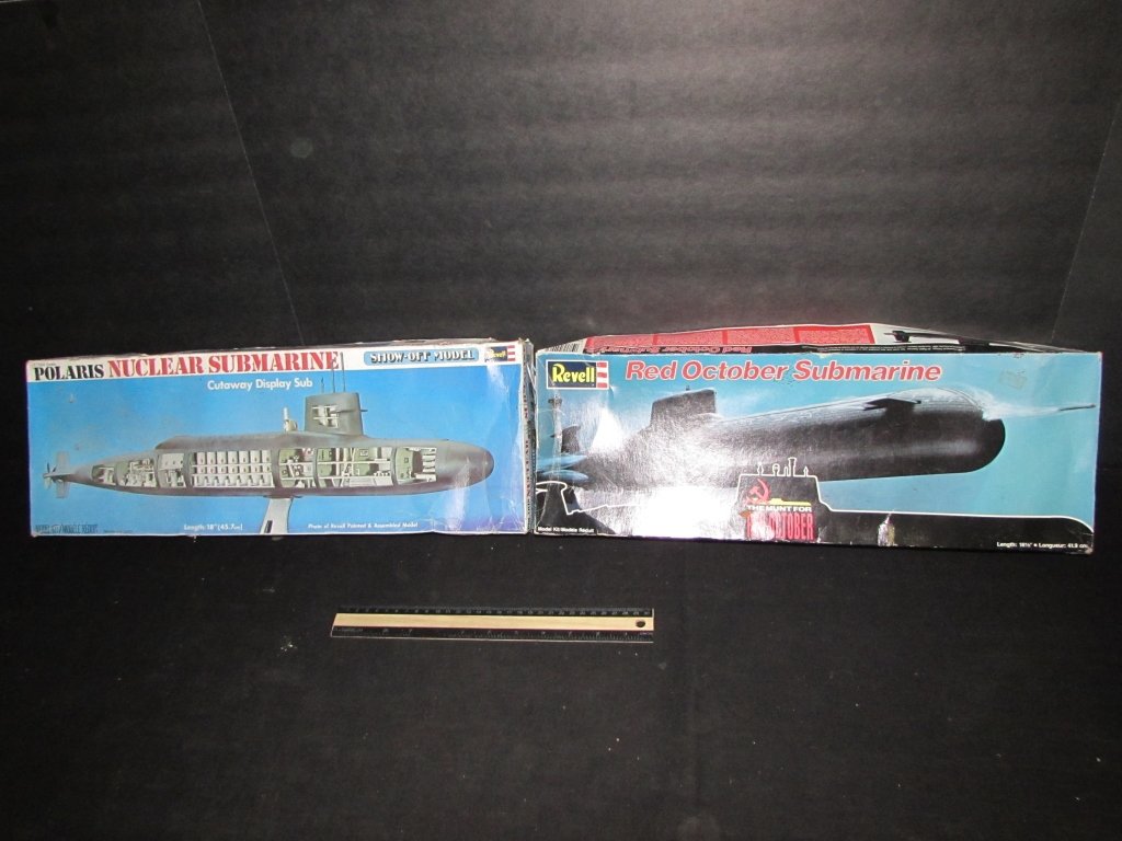 2 PLASTIC SUBMARINE MODEL KITS: 2 PLASTIC SUBMARINE MODEL KITS POLARIS NUCLEAR SUBMARINE & RED OCTOBER SUBMARINE