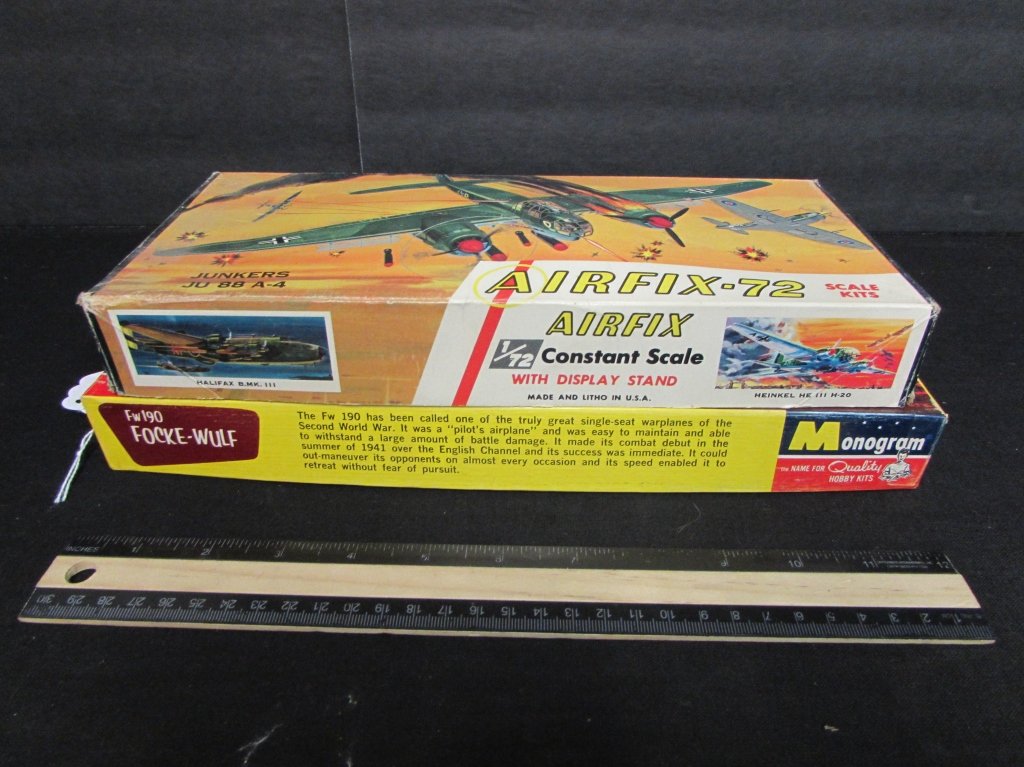 2 VINTAGE PLASTIC AIR CRAFT MODEL KITS: 2 VINTAGE PLASTIC AIR CRAFT MODEL KITS FOCKE-WOLF & JUNKERS JU 88 A-4