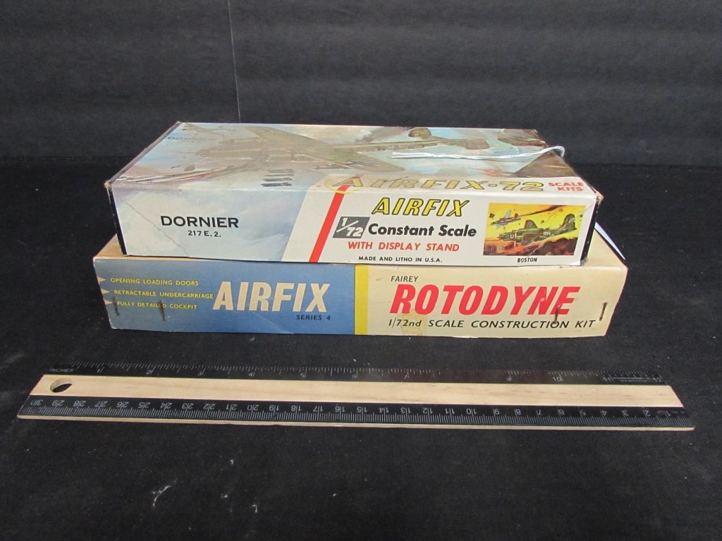 2 VINTAGE PLASTIC AIRCRAFT MODEL KITS: 2 VINTAGE PLASTIC AIRCRAFT MODEL KITS DORNIER 217 E.2. & FAIREY ROTODYNE