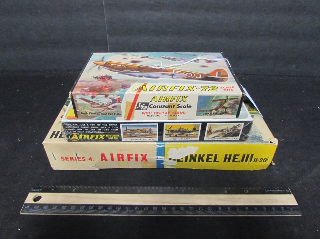 3 VINTAGE PLASTIC AIRCRAFT MODEL KITS: 3 VINTAGE PLASTIC AIRCRAFT MODEL KITS (2) VICTERS SUPER MARINE SPITFIRE & HEINKEL III H-20