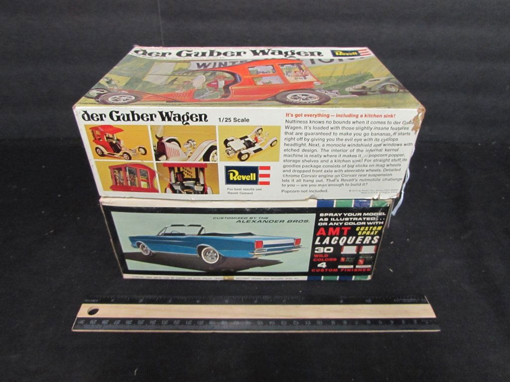 2 VINTAGE PLASTIC CAR MODEL KITS: 2 VINTAGE PLASTIC CAR MODEL KITS DER GUBER WAGEN & 1966 FORD GALAXIE 500 XL CONVERTIBLE
