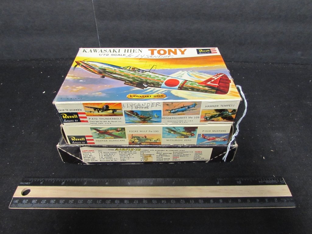 3 VINTAGE PLASTIC AIRCRAFT MODEL KITS: 3 VINTAGE PLASTIC AIRCRAFT MODEL KITS KAWASAKI HIEN TONY, MESSERSCHMITT ME109, & YAK-9