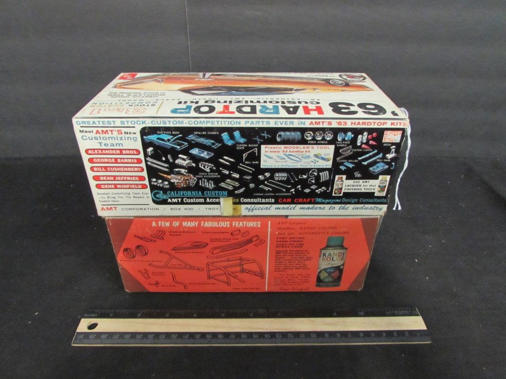 2 VINTAGE PLASTIC CAR MODEL KITS: 2 VINTAGE PLASTIC CAR MODEL KITS 63 HARDTOP LINCOLN CONTENTAL & 64 FORD GALAXIE 500 XL CONVERTIBLE