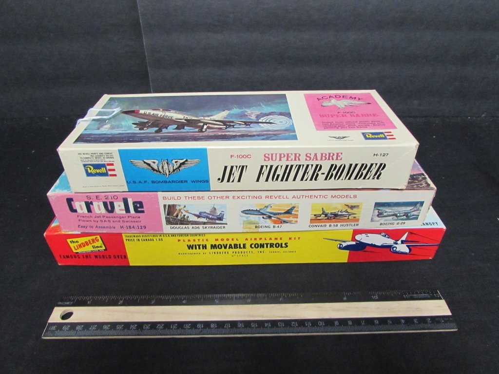 3 VINTAGE PLASTIC AIRCRAFT MODEL KITS: 3 VINTAGE PLASTIC AIRCRAFT MODEL KITS JET FIGHTER BOMBER, S.E 210 CARAVELLE, MESSERSCHMITT ME-262