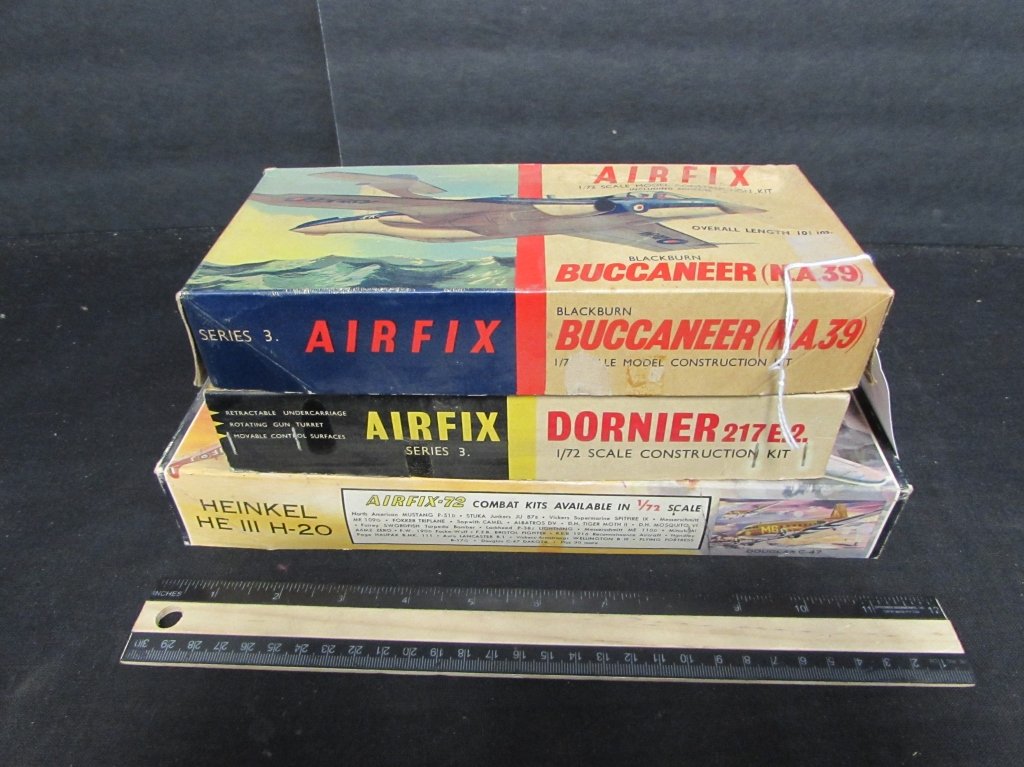 3 VINTAGE PLASTIC AIRCRAFT MODEL KITS: 3 VINTAGE PLASTIC AIRCRAFT MODEL KITS BLACKBURN BUCCANEER, DORNIER 217 E.2. & HEINKEL HE III H-20