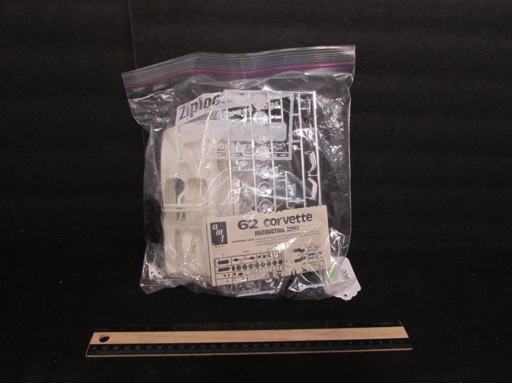 62 CORVETTE MODEL KIT: 62 CORVETTE MODEL KIT DOES NOT COMEIN BOX