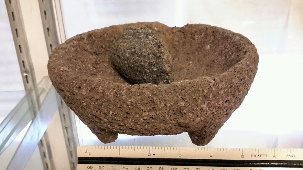 Pre Colombian Stone morter and pestle: Pre- Colombian stone (pumice) mortar and pestle grinding stone 8 x 3.5 inches 