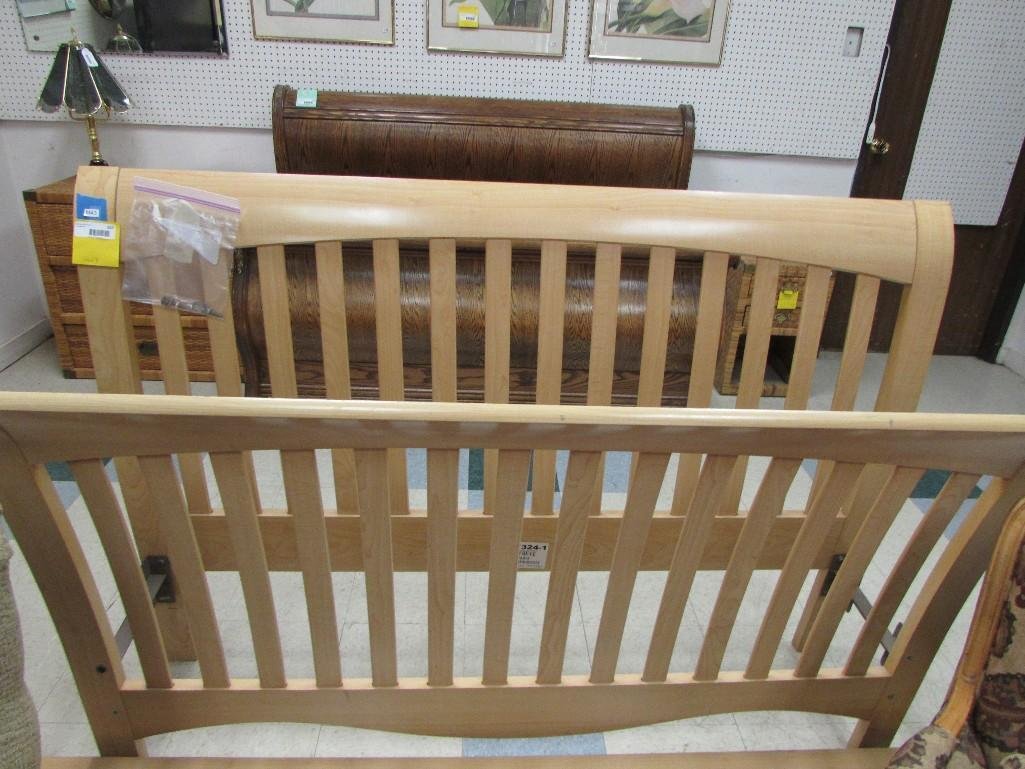 Maple Queen Size Sleigh Bed: Light maple wood, in very good condition, with sideboards