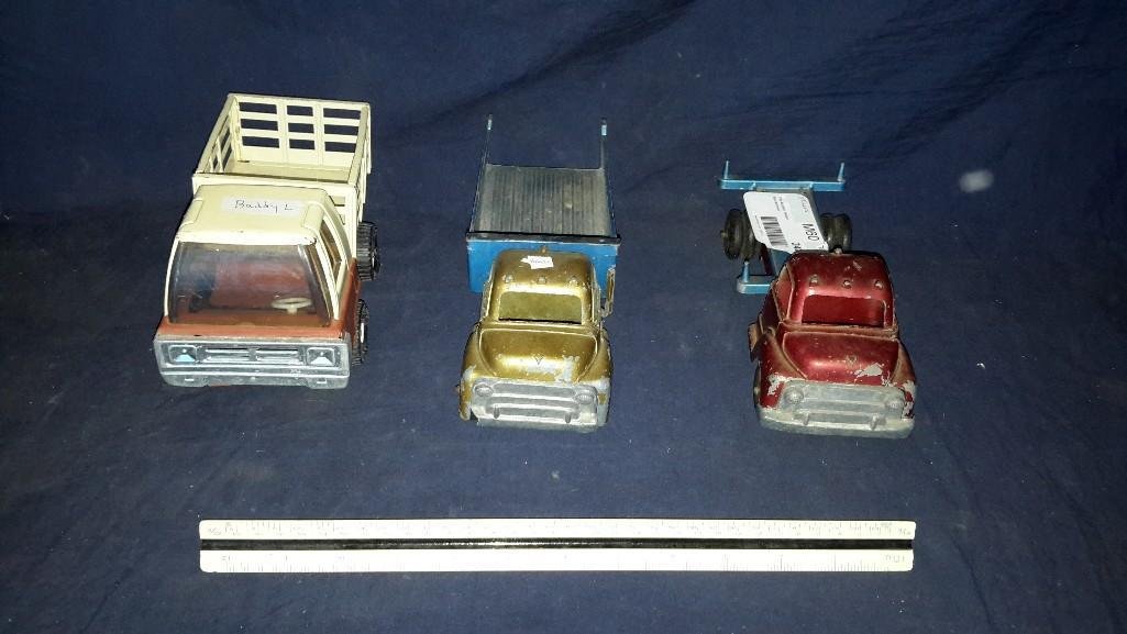Vintage Metal toy trucks (3): Structo 8.5" long, Buddy L Japan 7", Structo 9" flatbed truck