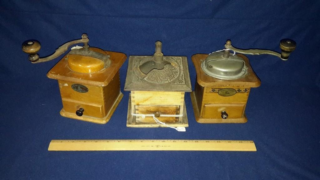 Vintage Coffee Mills (3): Nice wooden and metal/cast iron coffee mills. Tossenhaus, Zassen Haus