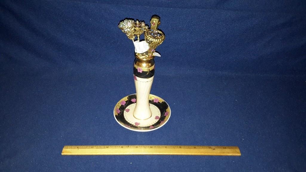 Vintage Porcelain Hat Pin Holder and Hat Pins (5): Gold tone and rhinestone hat pins, with Limoge China Hat pin holder. All are in good condition.