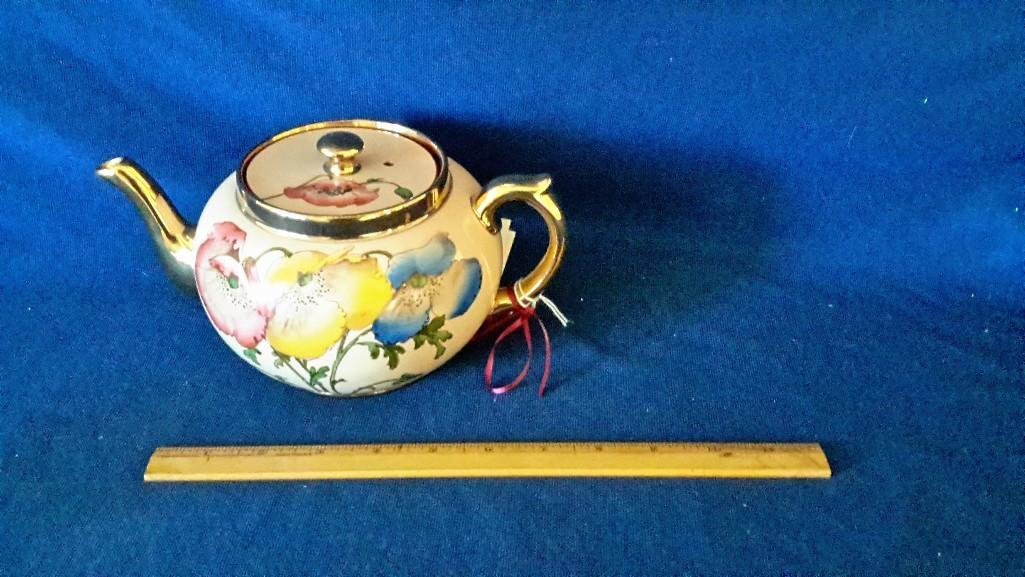 Gibson's Staffordshire Tea Pot: Hand painted Poppy Designed tea pot 9" wide. 