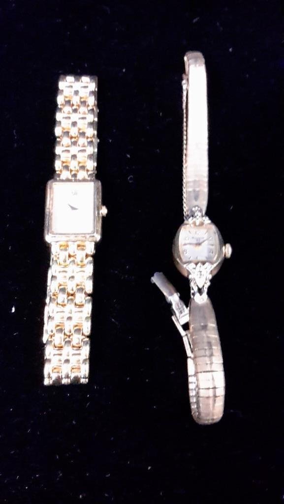 Ladies Bulova & Seiko Watches: Gold tone ladies watches in good condition