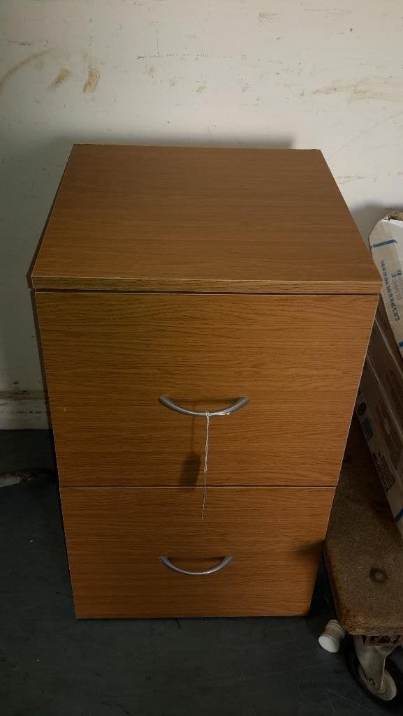 2 Drawer File Cabinet: Measures 25" tall, 15" wide