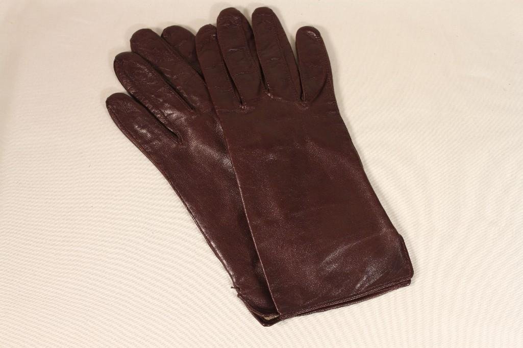 Coach Leather and Silk Gloves: Brown leather, size 7.5, silk lining