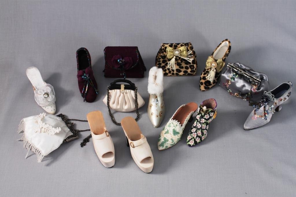 Miniature Shoe and Purse Collection (14): some in pairs, some are singles, all in good condition,includes some makers such as Putting On The Ritz, and Just The Right Shoe
