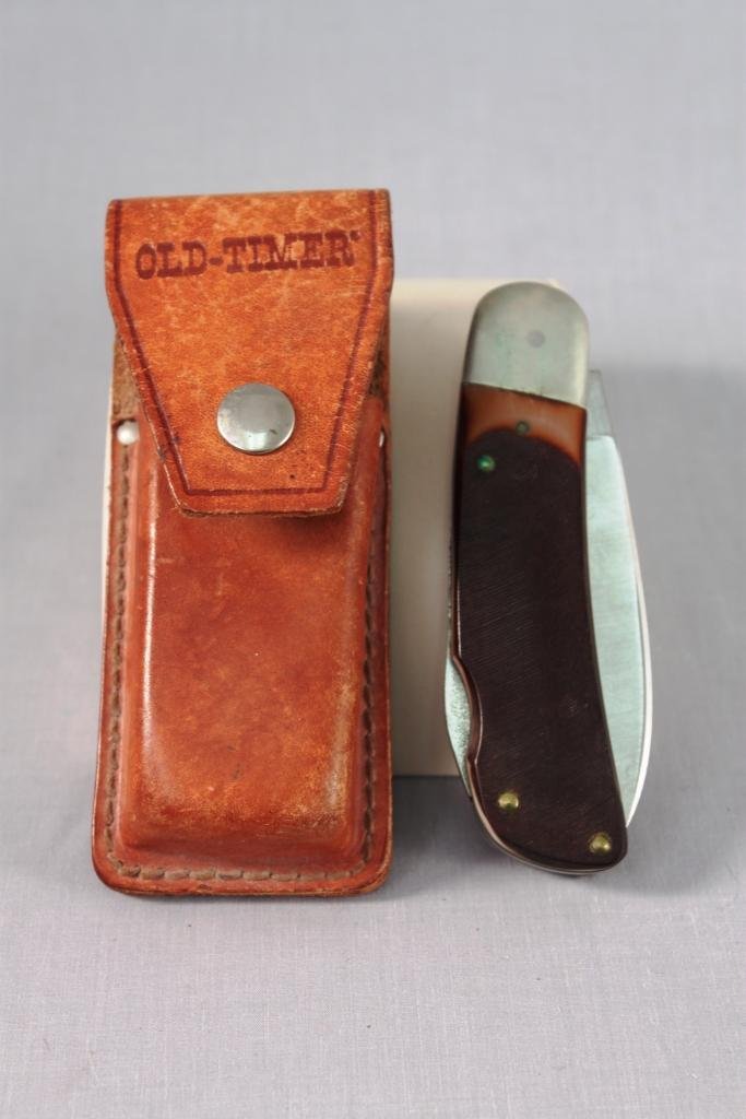 Old-Timer Schrade Knife: Knife comes with sheath, in good condition