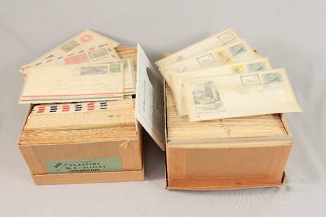 Vintage stamp Collection: Lot also includes Official United Nations commemorative Medal, and (2) other coins