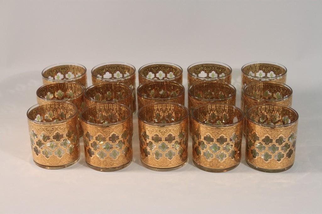 Retro Gold Guilt Beverage Glasses (15): Green accents. Gold guilt. Good condition. 