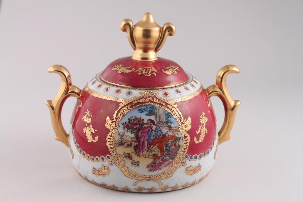 Limoges Gold Guilt Lidded Bowl: Hand painted gold guilt bowl, measures 7" wide, 6" tall, marked Limoges 