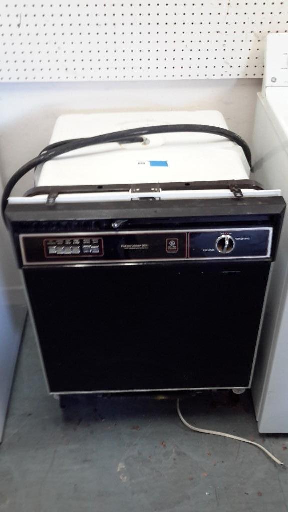 General Electric Dishwasher: Model # GSD900g-01. 