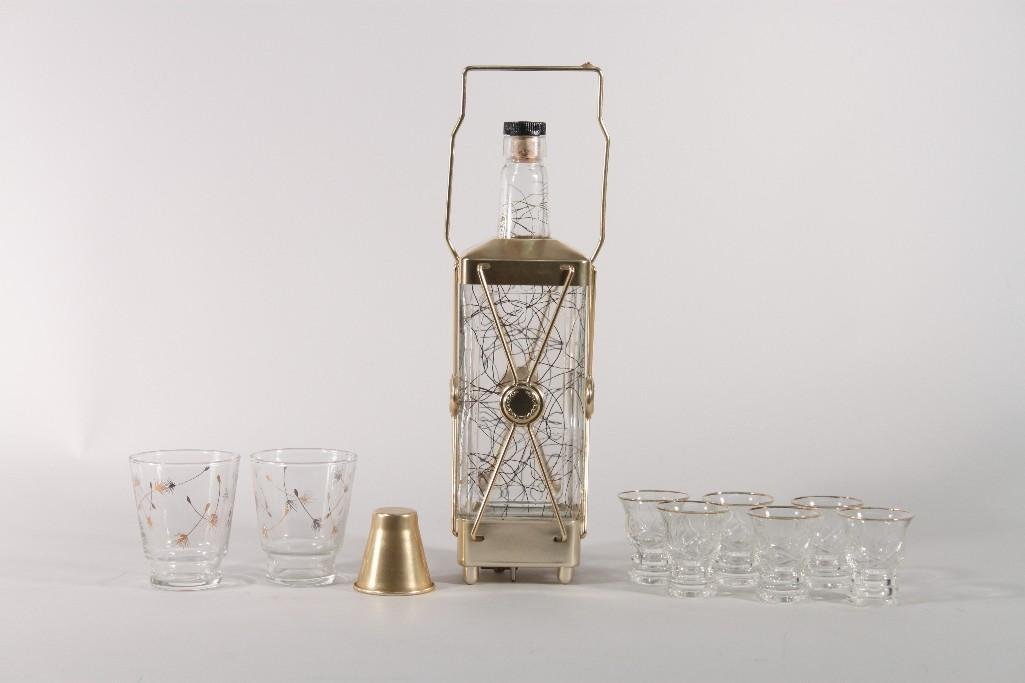 Vintage Bar-ware (10): Includes musical decanter, shot glasses, good condition
