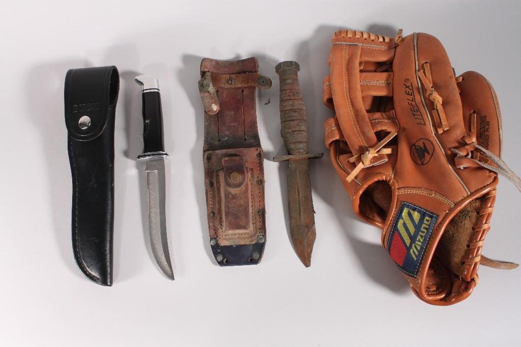 Buck Knife, Hunting Knife and Baseball Glove: Buck Knife with sheath, old rusty hunting knife in leather sheath plus a Mizuno Lite*Flex Bob Welch stamped/autographed baseball glove