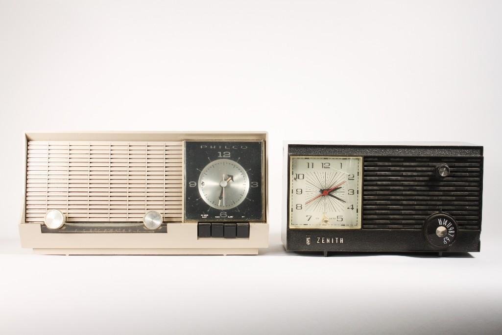 Vintage Zenith and Phil co Radios (2): Zenith Radio is X164C, Phil co Radio K784-124.