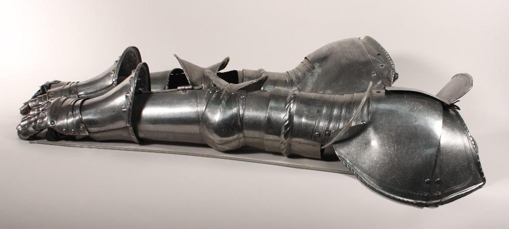Deltin Reproduction Arm Armor & Gauntlets: Stamped Deltin near the shoulder plate, has leather strap with buckle at the shoulder, gauntlets have leather gloves attached inside