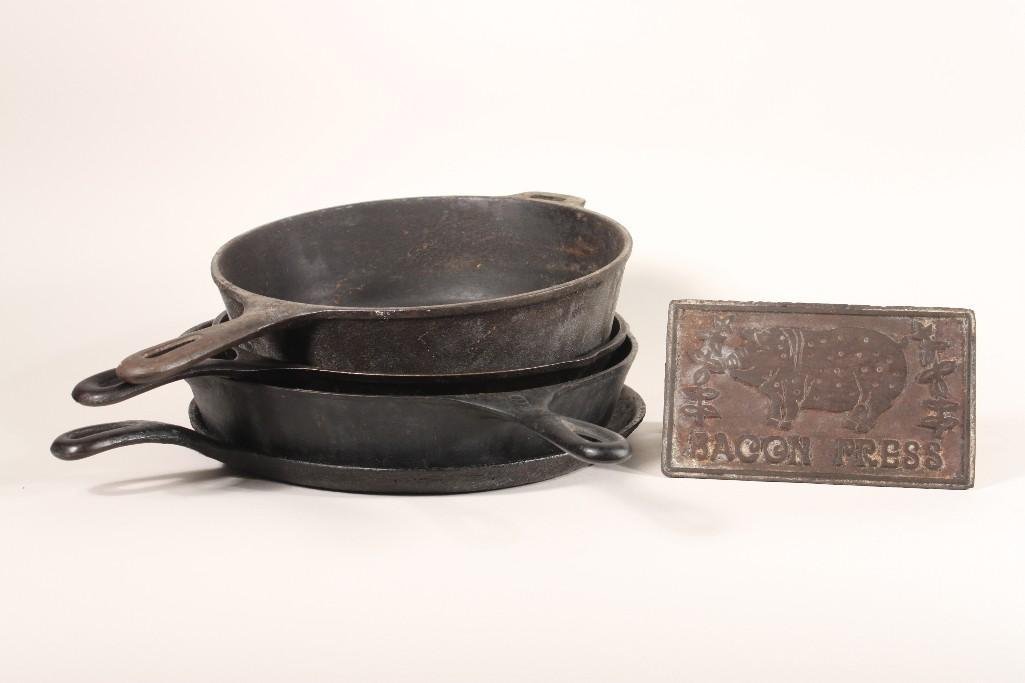 Vintage Cast Iron Pots and Pans (5): Includes Wagner Ware 10.5" chicken fryer, Lodge USA 10" Skillet, Wagner Ware Sidney 11.5" skillet, and more 
