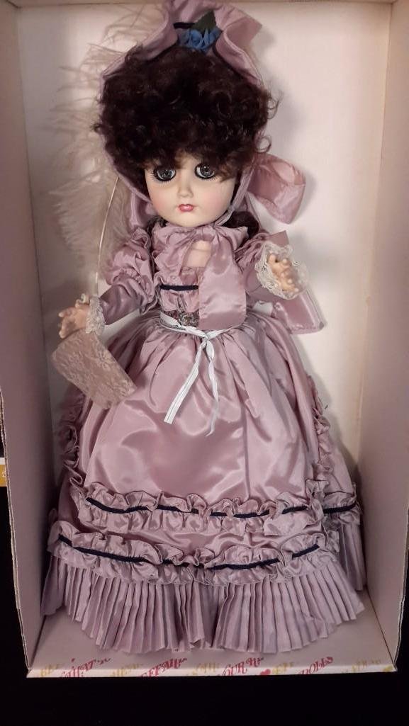 Effanbee Versailles Palace Doll: 1985, 19" age of elegance collection doll, with box