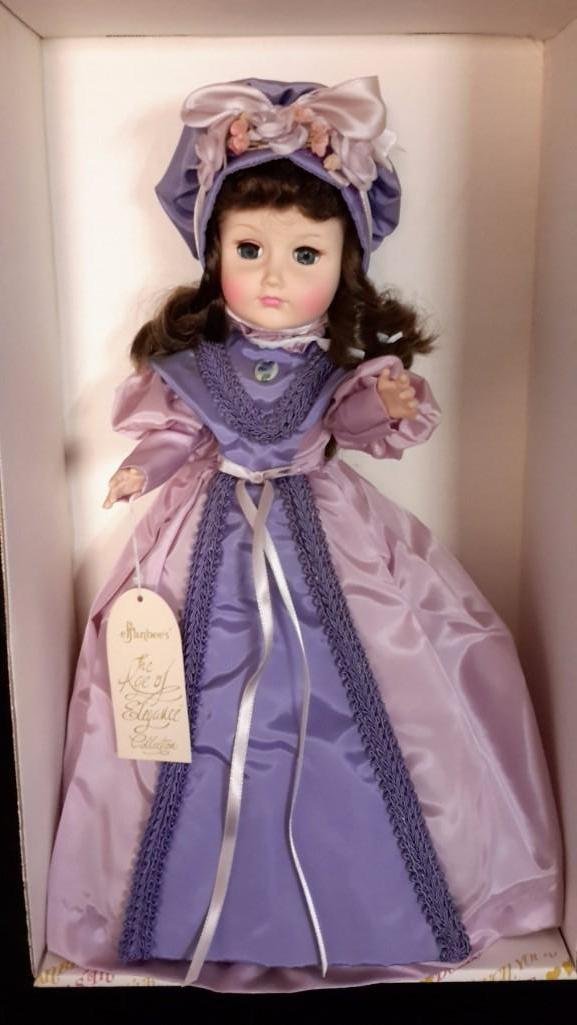 Effanbee London Doll: 1985, 19" age of elegance doll, comes in original box 