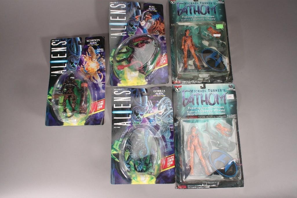 Fathom & Aliens Action Figures (5): All are in original packaging, (3) 1992 Aliens figures, and (2) 1999 Fathom figures 