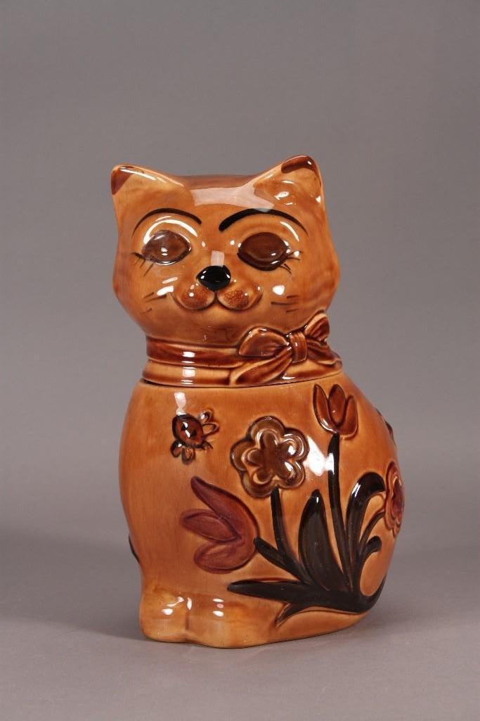 USA Pottery Cat Cookie Jar: Cookie Jar Measures 12" tall. Bottom of jar is marked Los Angeles Potteries XX93 Calif. USA. 