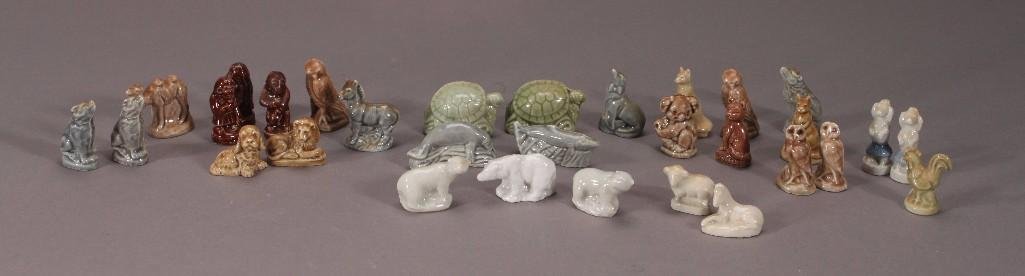 Wade Miniature Figurines (31): Includes bears, turtles, kangaroo, lion, owls, and more.