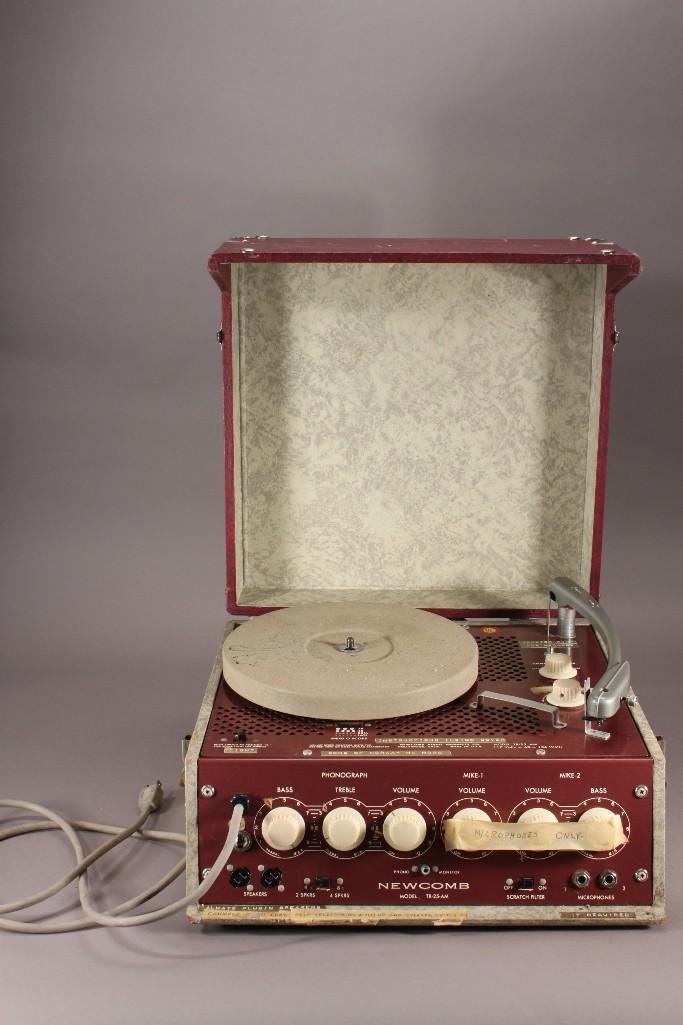 Vintage Newcomb Transcription Player: Model TR-25-AM, unsure if it is in working condition, shows some wear, comes in carrying case 