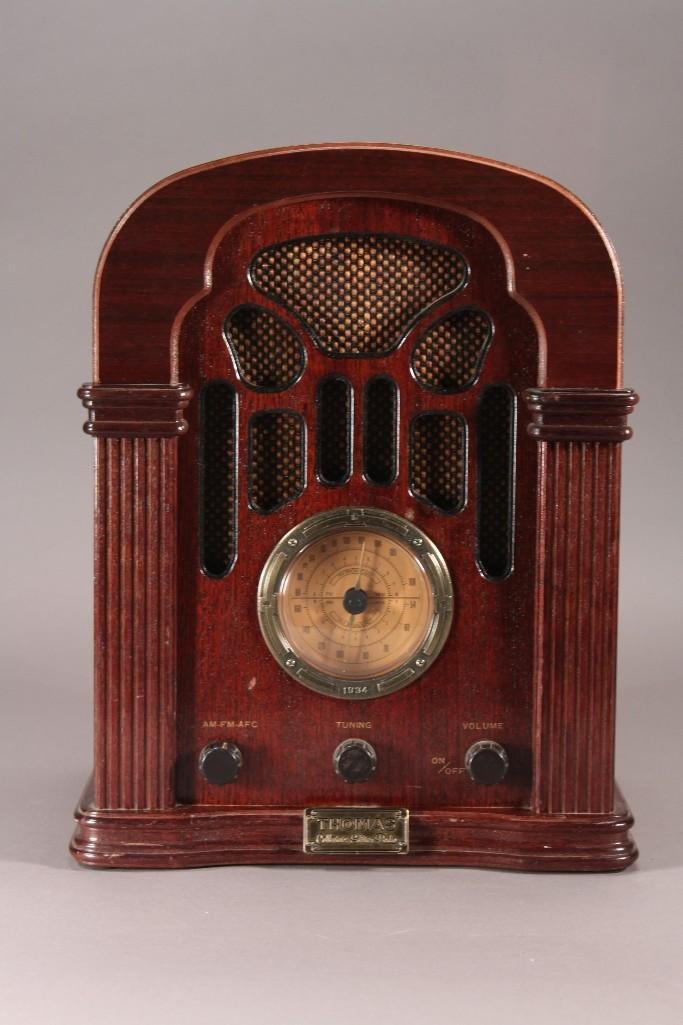 Thomas Collectors edition Radio: Antique radio reproduction, model 411, am?fm radio and cassette player, 1934 style, 10" x 13.5" x 8.5"