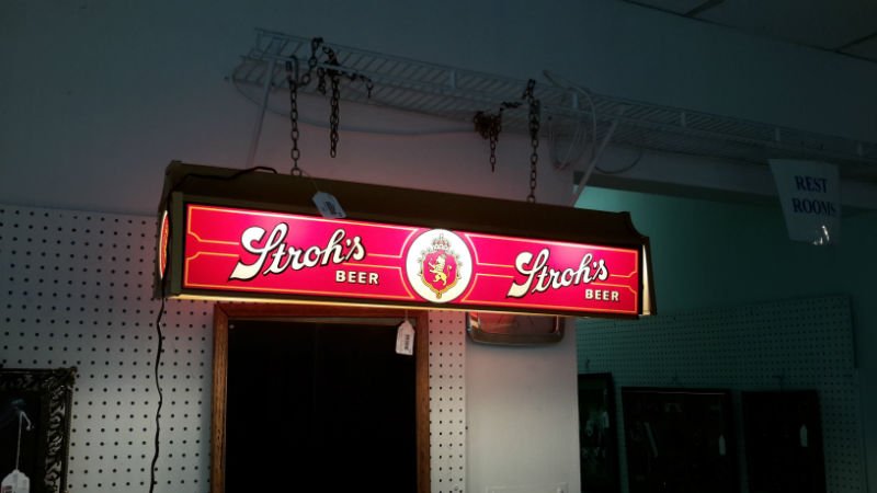 Vintage Stroh's Beer Hanging Light: Tested and Works 38" x 9" x 9", plastic signUses 3 lightbulbs perhaps for use over pool table
