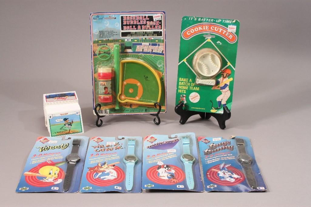 Looney Tunes Comic Ball Collectibles (1 of 8)