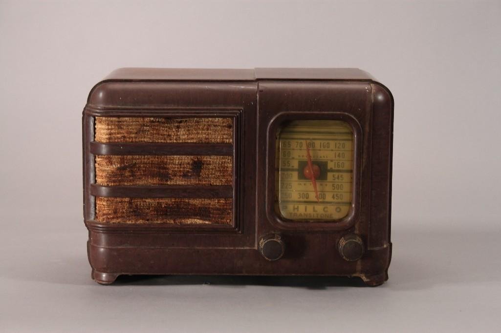 Philco Transitone Bakelite Radio (1 of 5)