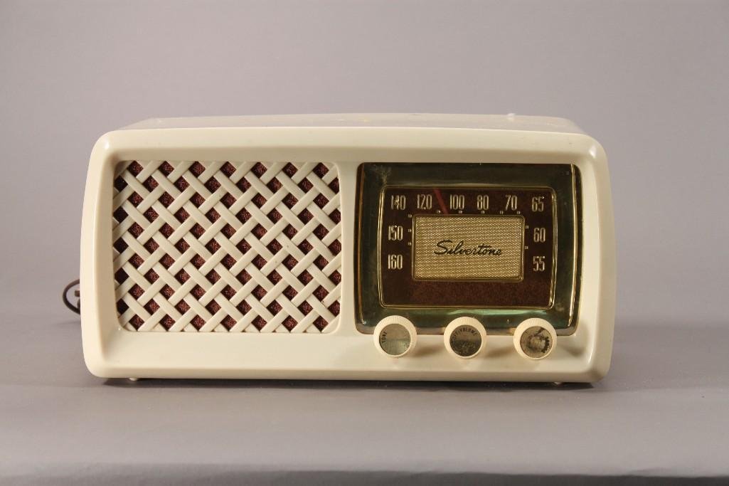 Silvertone Vintage Radio (1 of 7)