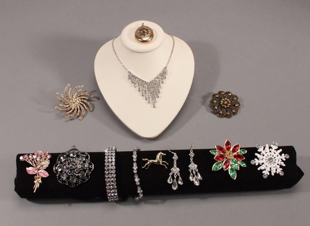 Costume Jewelry (1 of 10)